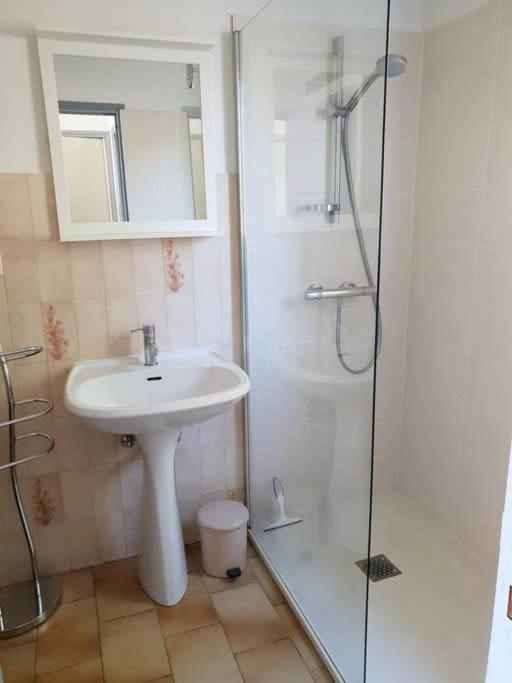 Residence Lou Cigaloun - Ana Location Gréoux-les-Bains المظهر الخارجي الصورة