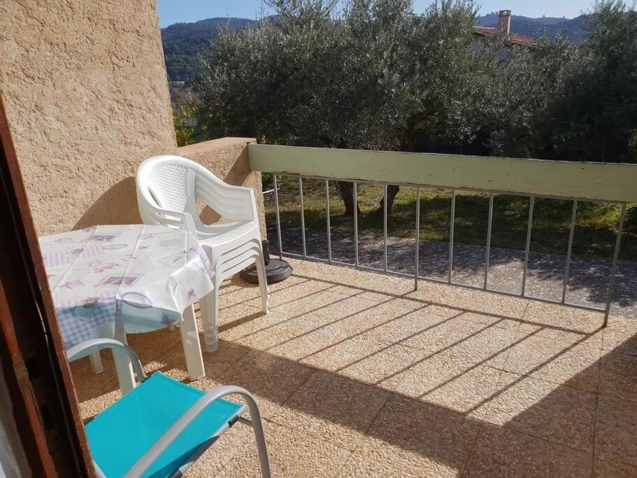 Residence Lou Cigaloun - Ana Location Gréoux-les-Bains المظهر الخارجي الصورة