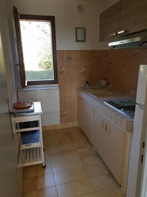 Residence Lou Cigaloun - Ana Location Gréoux-les-Bains المظهر الخارجي الصورة