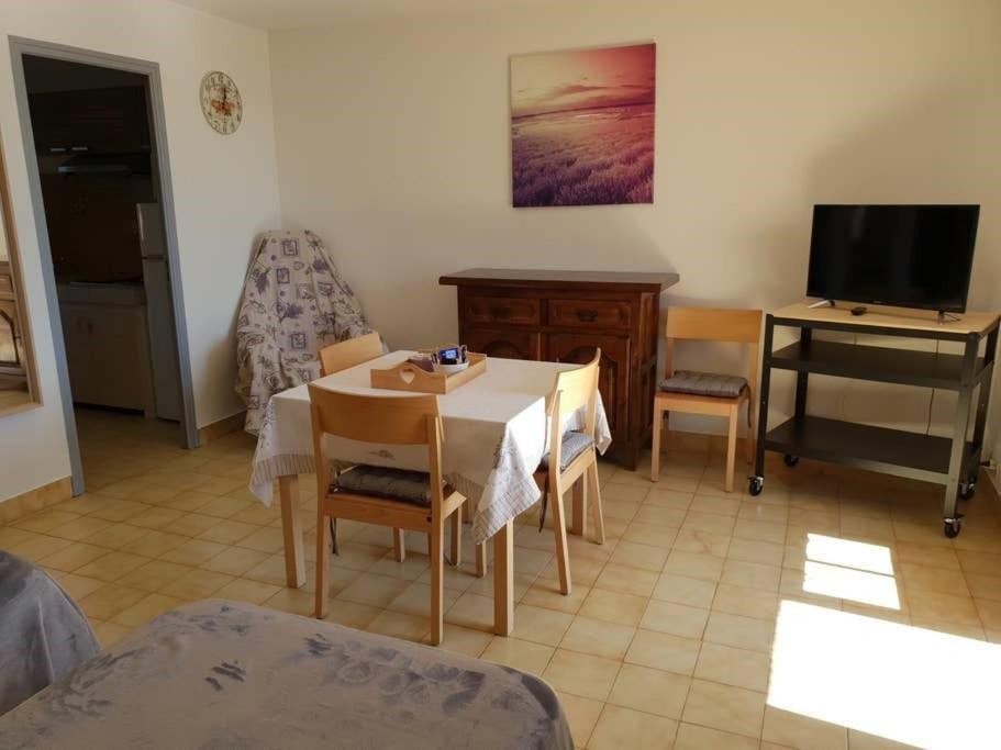 Residence Lou Cigaloun - Ana Location Gréoux-les-Bains المظهر الخارجي الصورة