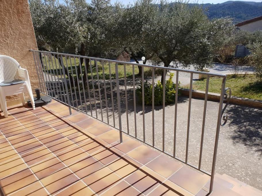 Residence Lou Cigaloun - Ana Location Gréoux-les-Bains المظهر الخارجي الصورة
