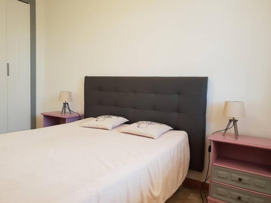 Residence Lou Cigaloun - Ana Location Gréoux-les-Bains المظهر الخارجي الصورة