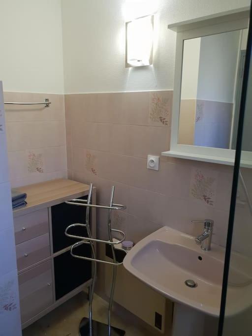 Residence Lou Cigaloun - Ana Location Gréoux-les-Bains المظهر الخارجي الصورة