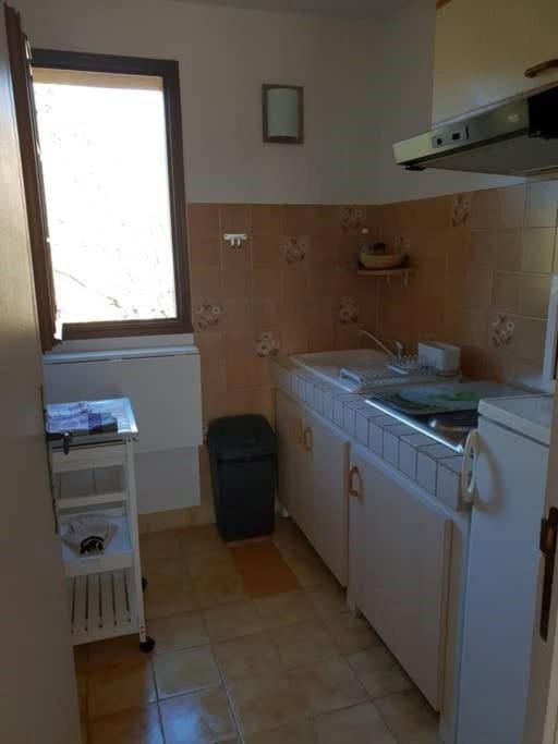Residence Lou Cigaloun - Ana Location Gréoux-les-Bains المظهر الخارجي الصورة