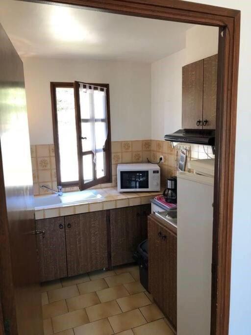 Residence Lou Cigaloun - Ana Location Gréoux-les-Bains المظهر الخارجي الصورة