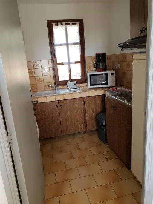 Residence Lou Cigaloun - Ana Location Gréoux-les-Bains المظهر الخارجي الصورة